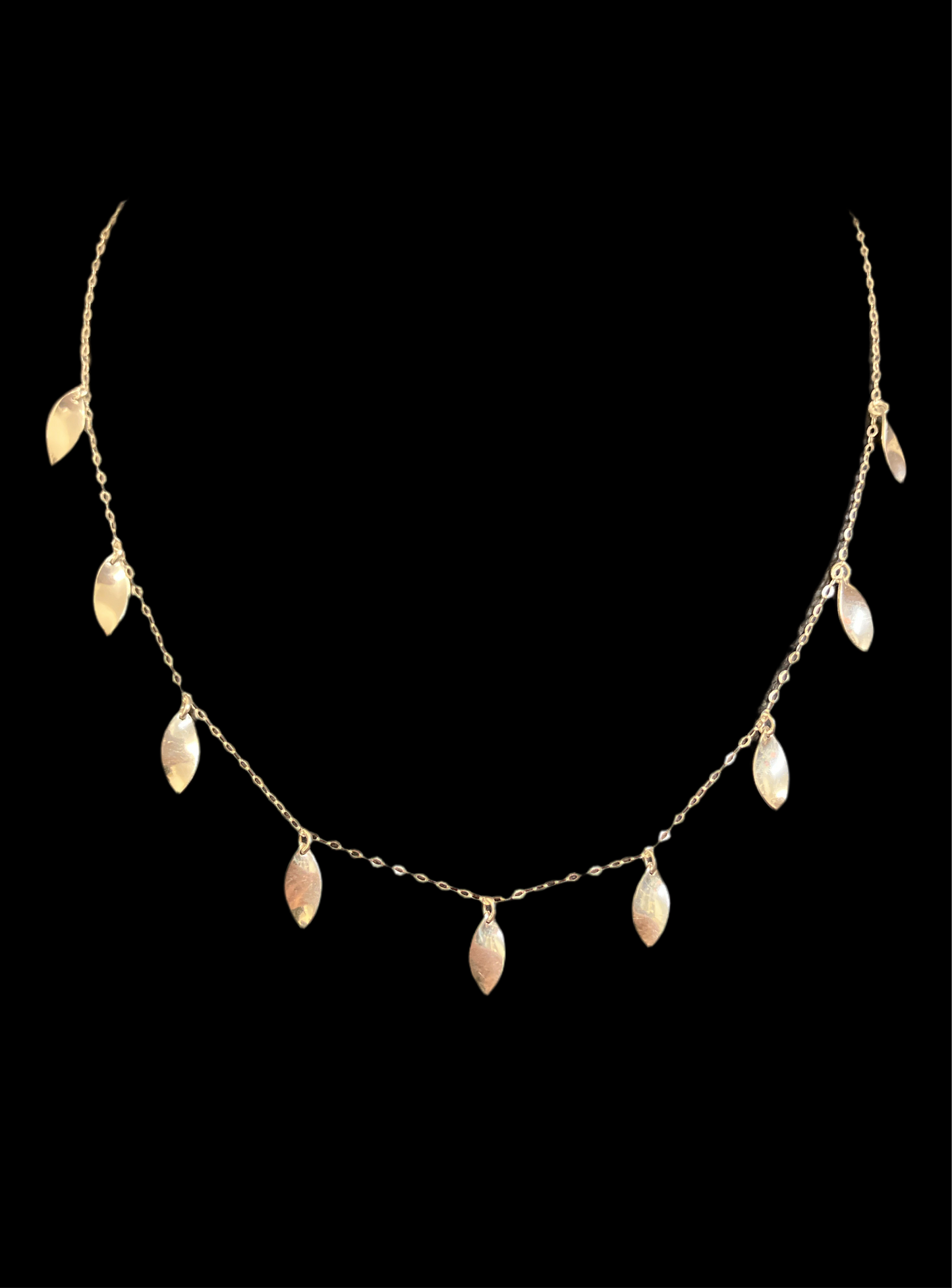 Beautiful 925 Leaf detail necklace